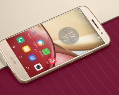 Lenovo официально представила смартфон Moto M